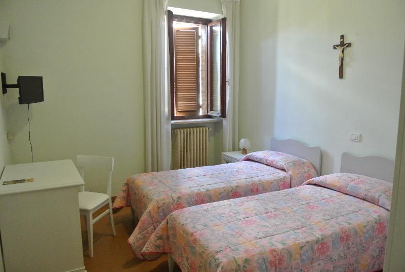 Hotel Monastero Ss. Annunziata Todi Zewnętrze zdjęcie A room in the monastery