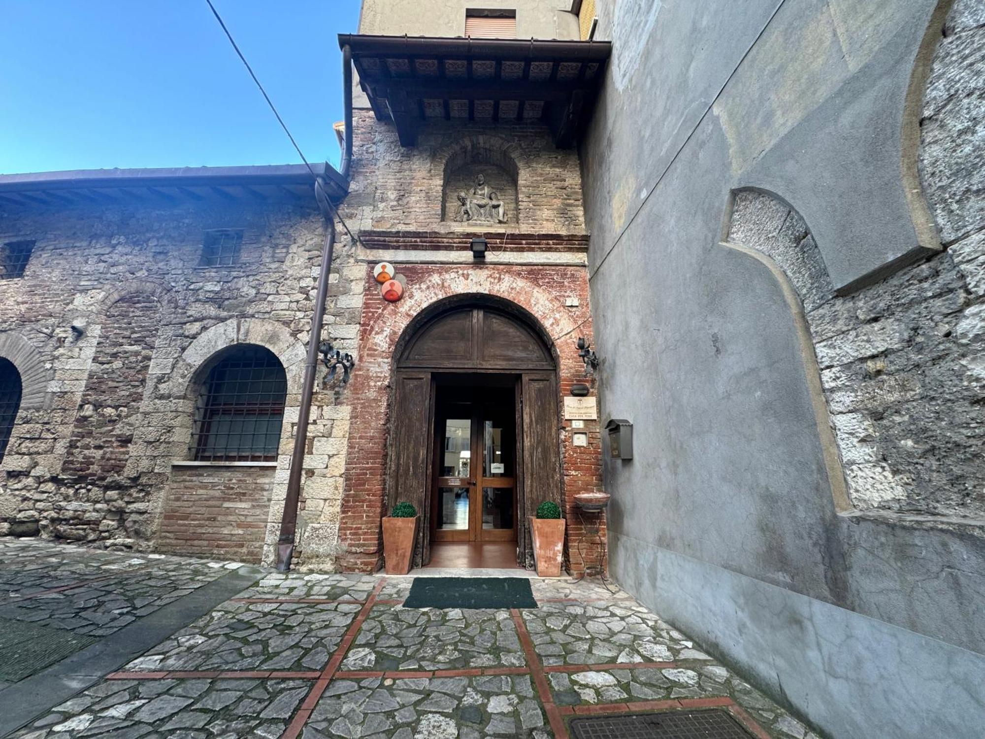 Hotel Monastero Ss. Annunziata Todi Zewnętrze zdjęcie Entrance of the museum