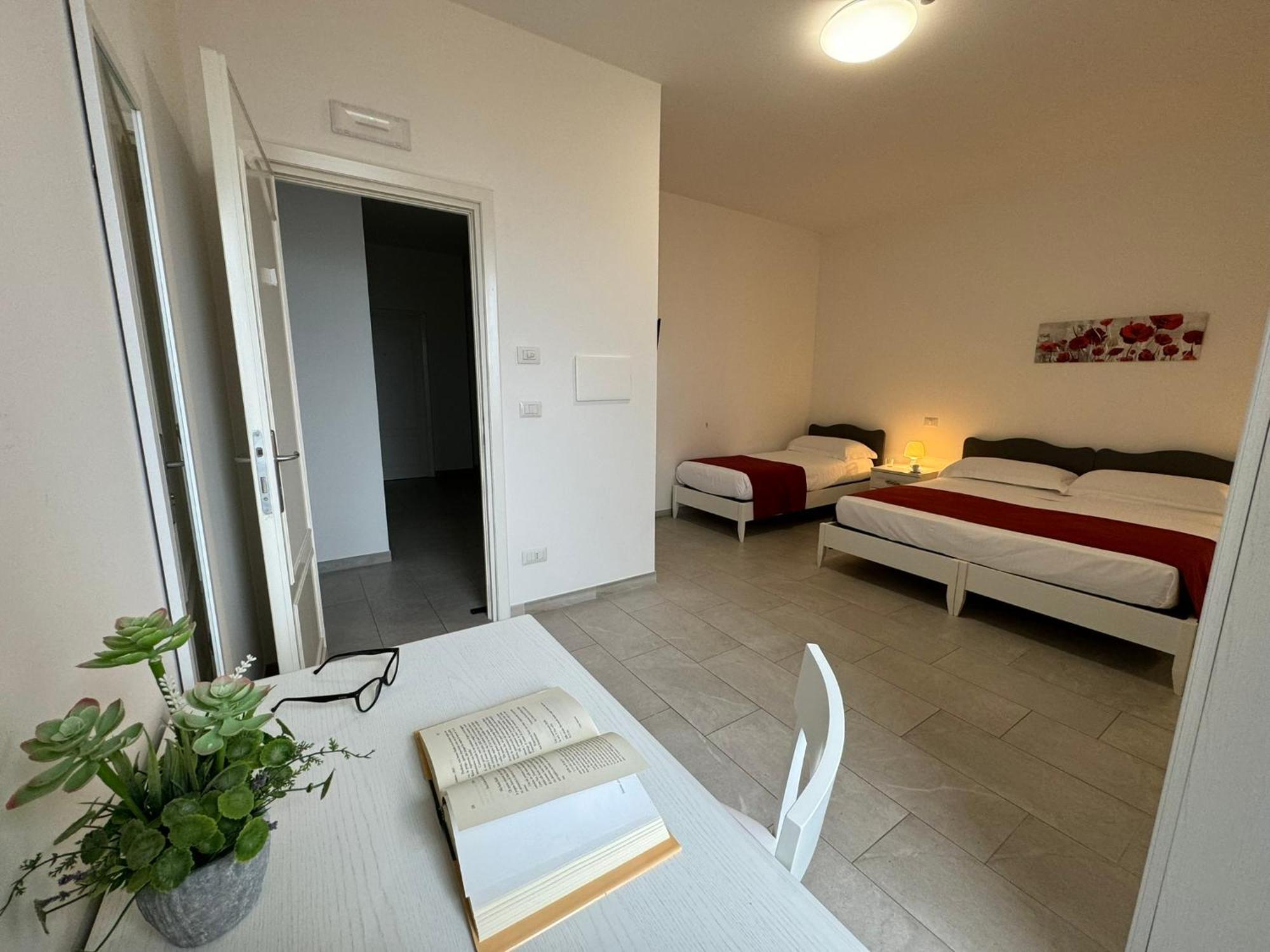 Hotel Monastero Ss. Annunziata Todi Zewnętrze zdjęcie A typical room at the residence